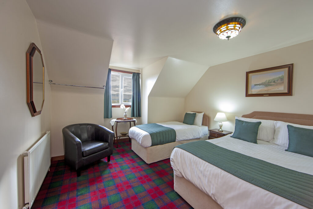 1Z6E2124 Bedroom small