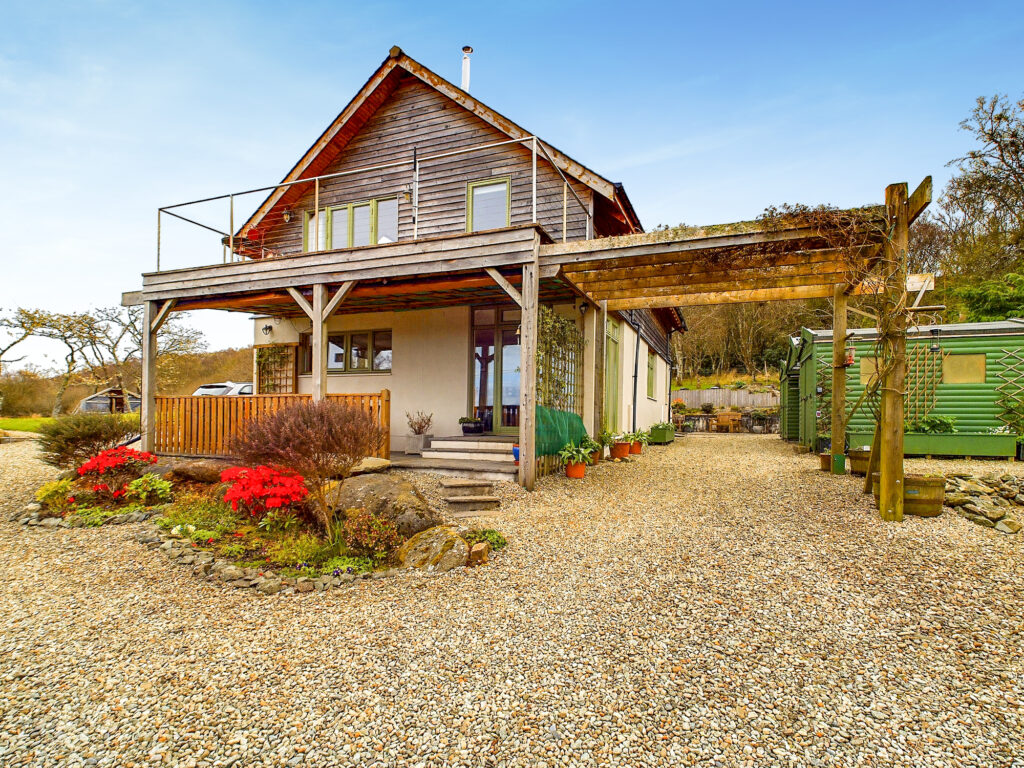 CAM02033G0-PR0042-STILL047_1
