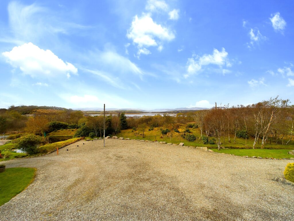 CAM02033G0-PR0042-STILL074