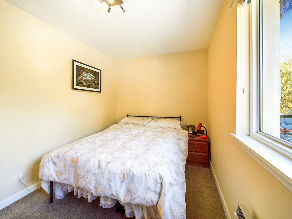 CAM02033G0-PR0046-STILL028