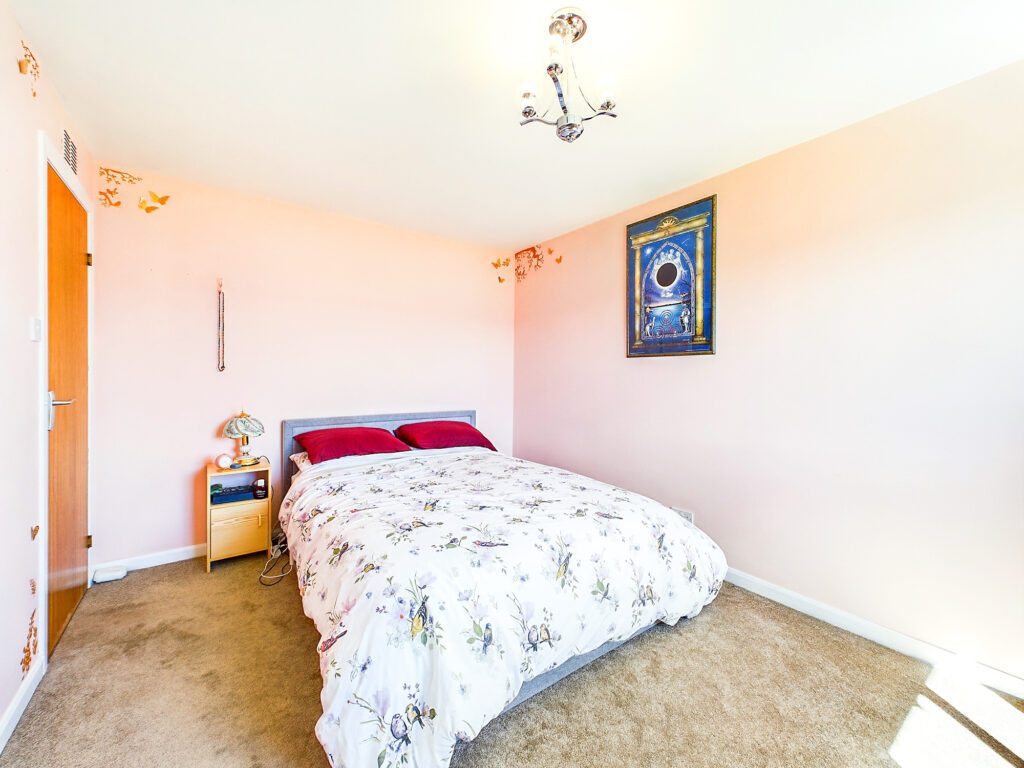 CAM02033G0-PR0046-STILL031