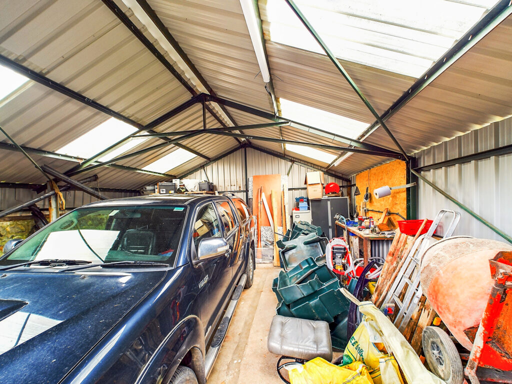 CAM02033G0-PR0049-STILL041
