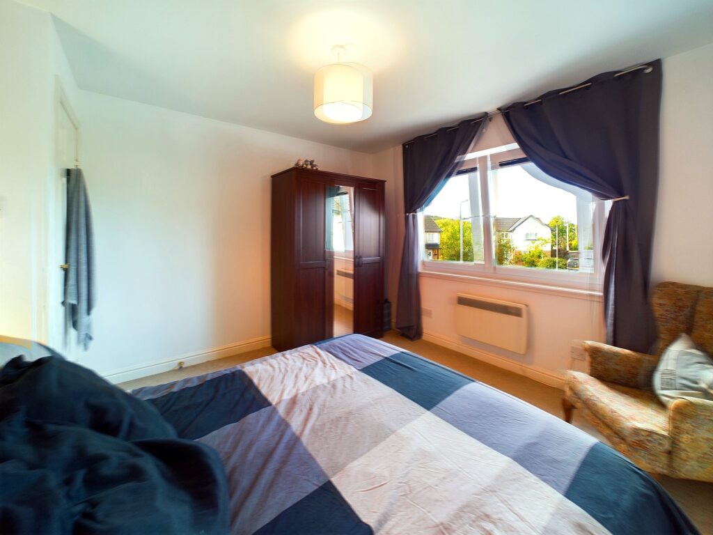 CAM02033G0-PR0063-STILL036