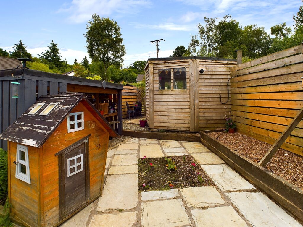 CAM02033G0-PR0065-STILL018