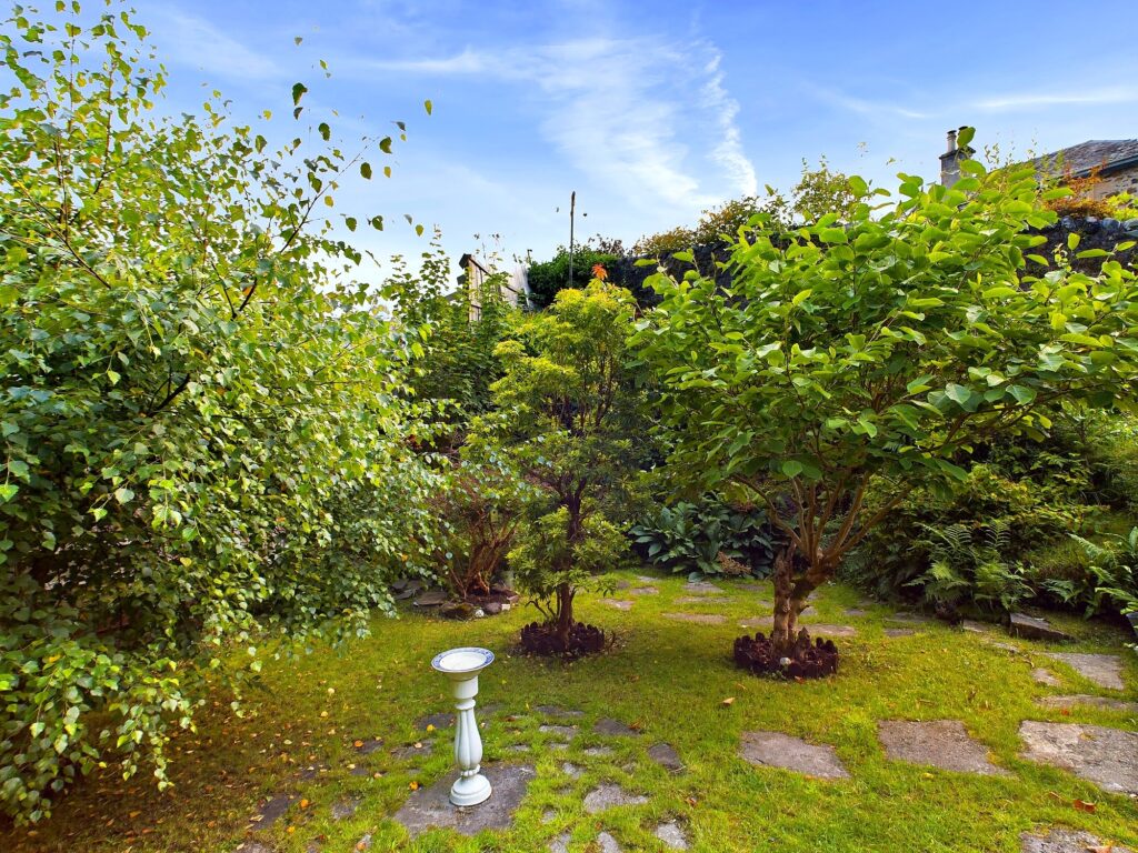 CAM02033G0-PR0067-STILL057