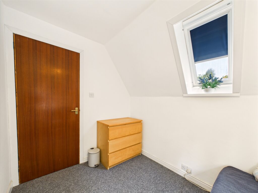 CAM02033G0-PR0139-STILL022