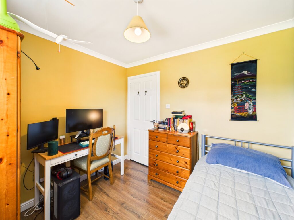 CAM02033G0-PR0154-STILL009