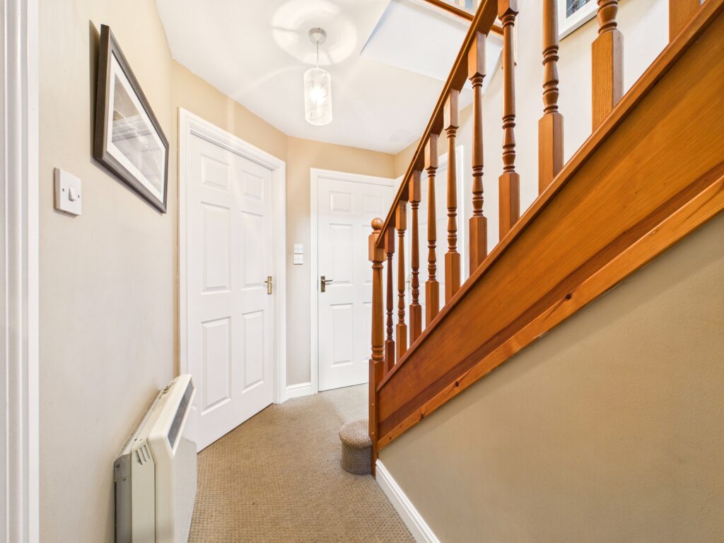 CAM02033G0-PR0158-STILL002