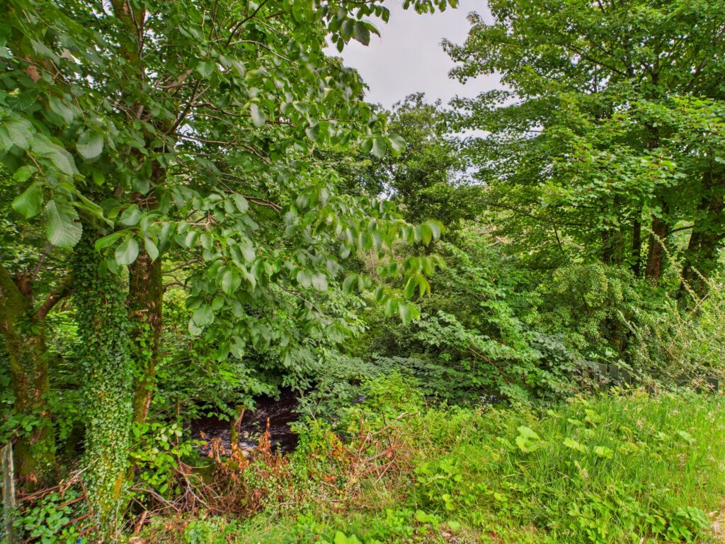 CAM02033G0-PR0158-STILL035
