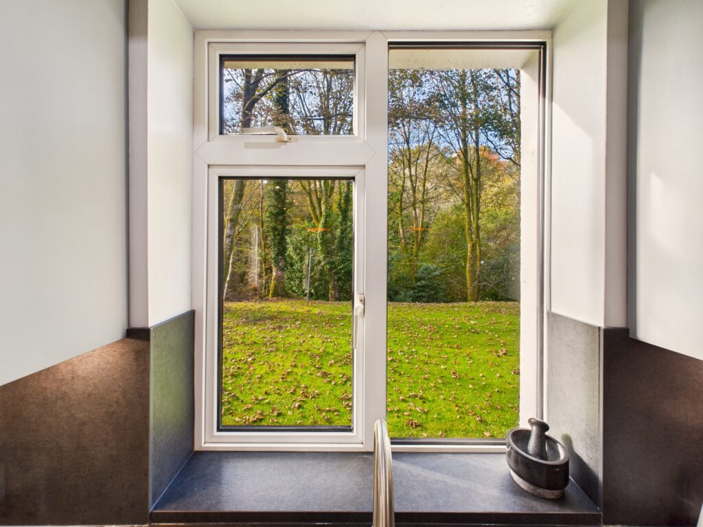 CAM02033G0-PR0174-STILL038