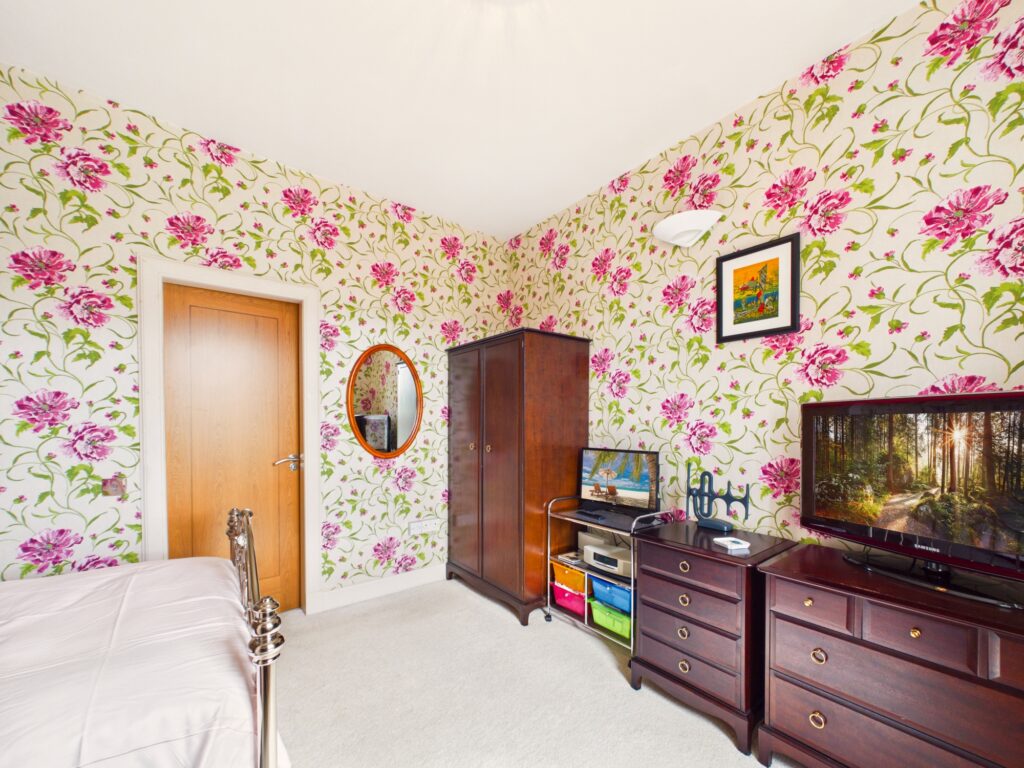 CAM02033G0-PR0247-STILL034