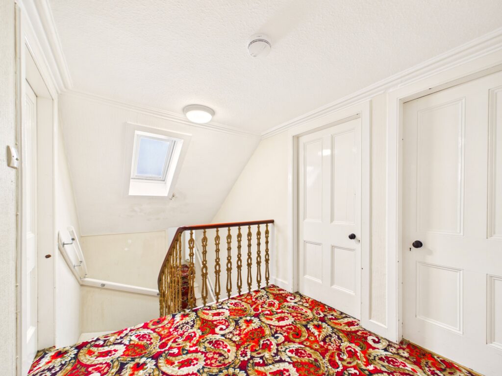 CAM02033G0-PR0250-STILL023